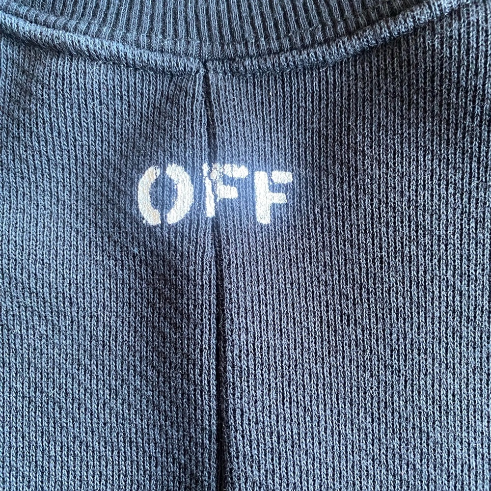 Off White Crew Neck - image 2